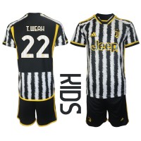 Juventus Timothy Weah #22 Heimtrikotsatz Kinder 2023-24 Kurzarm (+ Kurze Hosen)